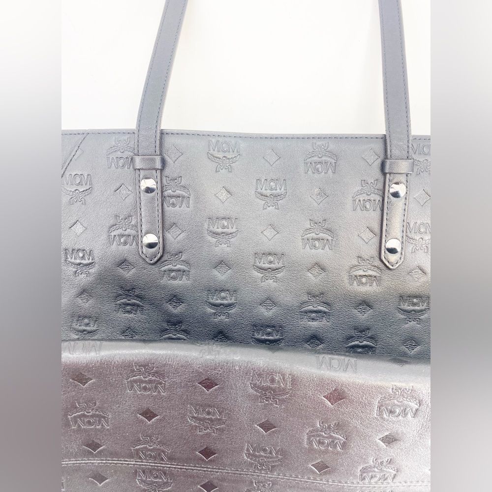MCM Klara Medium Monogram Shopper‎ Leather Tote - Picture 5 of 7